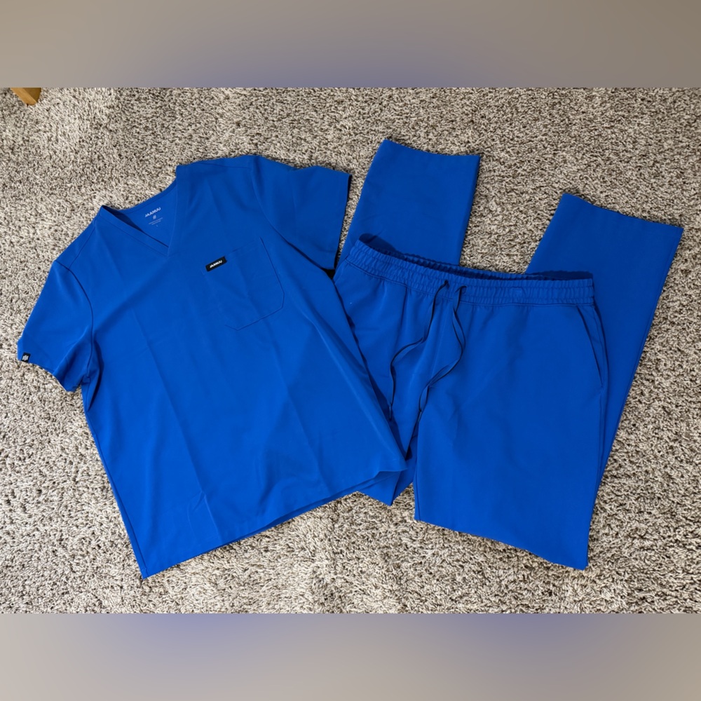 Jaanuu Scrub Set